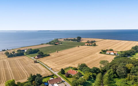 Makrina - 300M from the Sea: Sommerhus, Backyard, Gård, Garden Bygninger, Skur, Sidespor, Udendørs Møbler, Bjælkehytte, Udendørs Struktur, Hytte