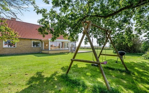 Makrina - 300M from the Sea: Sommerhus, Backyard, Gård, Garden Bygninger, Skur, Sidespor, Udendørs Møbler, Bjælkehytte, Udendørs Struktur, Hytte