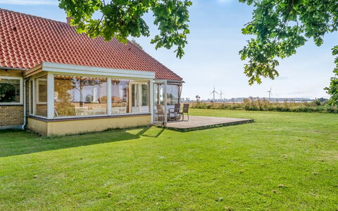 Makrina - 300M from the Sea: Sommerhus, Backyard, Gård, Garden Bygninger, Skur, Sidespor, Udendørs Møbler, Bjælkehytte, Udendørs Struktur, Hytte