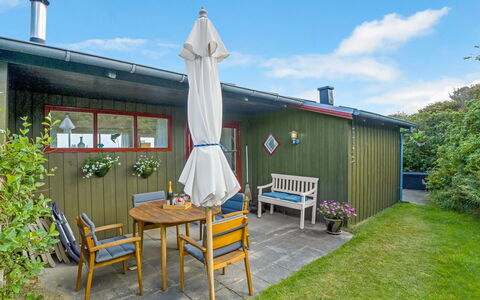 Nikolce - 500M from the Sea: Sommerhus, Backyard, Gård, Garden Bygninger, Skur, Sidespor, Udendørs Møbler, Bjælkehytte, Udendørs Struktur, Hytte