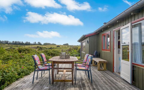 Nikolce - 500M from the Sea: Sommerhus, Backyard, Gård, Garden Bygninger, Skur, Sidespor, Udendørs Møbler, Bjælkehytte, Udendørs Struktur, Hytte