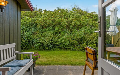 Nikolce - 500M from the Sea: Sommerhus, Backyard, Gård, Garden Bygninger, Skur, Sidespor, Udendørs Møbler, Bjælkehytte, Udendørs Struktur, Hytte
