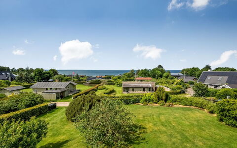 Akira - 250M from the Sea: Hus, Hjem, Dør, Tag, Sommerhus, Estate, Have, Skygge, Sidespor, Gård