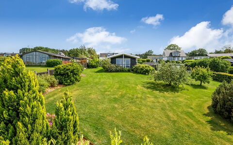 Akira - 250M from the Sea: Hus, Hjem, Dør, Tag, Sommerhus, Estate, Have, Skygge, Sidespor, Gård