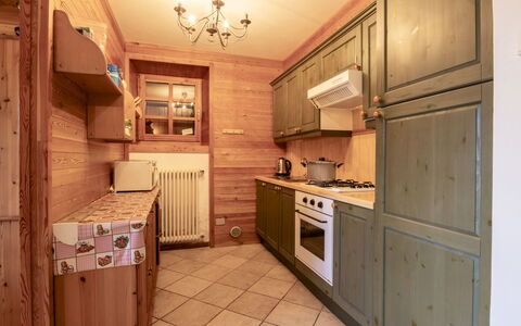 Baita Emet: Cabinetry, Træ, Gulvbelægning, Indretning, Møbel, Loft, Etage, Skab, Køkken, Skuffe