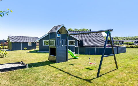 Rosamunde - 700M from the Sea: Tag, Hus, Hjem, Sommerhus, Sidespor, Estate, Indkørsel, Garden Bygninger, Gård, Skur