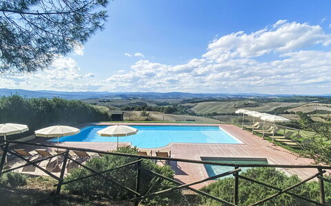 Montalcino 17: Svømmepøl, Villa, Hotel