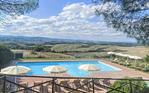 Montalcino 17: Svømmepøl, Villa, Hotel, Hacienda, Udvej, Ferieby