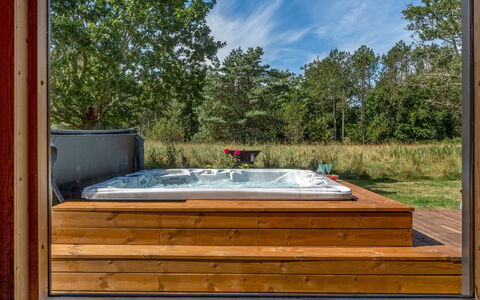 Eilke - 2Km from the Sea: Blå, Busk, Sommerhus, Bunddække, Have, Estate, Skygge, Landscaping, Stuehus, Eco Hotel