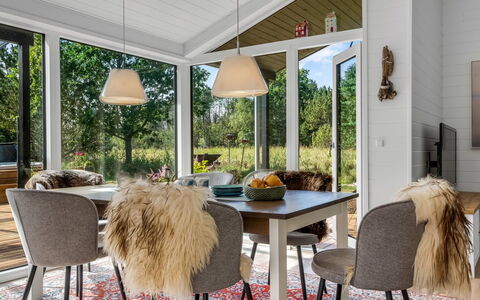 Eilke - 2Km from the Sea: Blå, Busk, Sommerhus, Bunddække, Have, Estate, Skygge, Landscaping, Stuehus, Eco Hotel