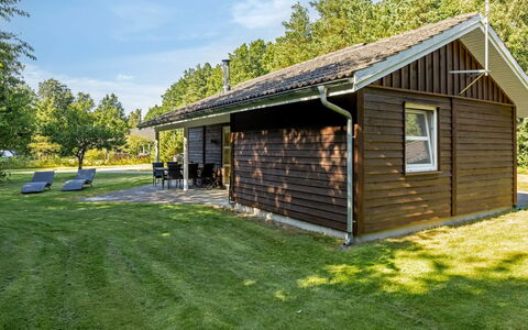 Angantir - 4.8Km from the Sea: Træ, Møbel, Lejlighed, Værelse, Loft, Bejdse, Stol, Hårdttræ, Klarlak, Tømmer