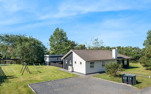 Guthbrand - 1.3Km from the Sea: Lejlighed, Ejerlejlighed, Estate, Altan, Villa, Hotel
