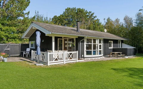 Erko - 575M from the Sea: Veranda, Hus, Sommerhus, Hjem, Tag, Skygge, Estate, Stuehus, Sidespor, Garden Bygninger