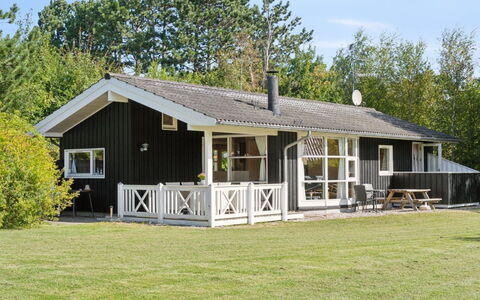 Erko - 575M from the Sea: Sidespor, Have, Sommerhus, Udendørs Møbler, Skygge, Gård, Garden Bygninger, Backyard, Landscaping, Hårdttræ