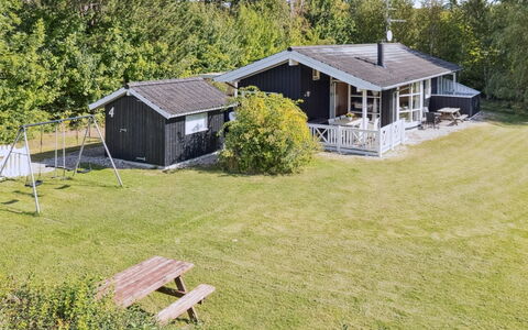 Erko - 575M from the Sea: Sidespor, Have, Sommerhus, Udendørs Møbler, Skygge, Gård, Garden Bygninger, Backyard, Landscaping, Hårdttræ