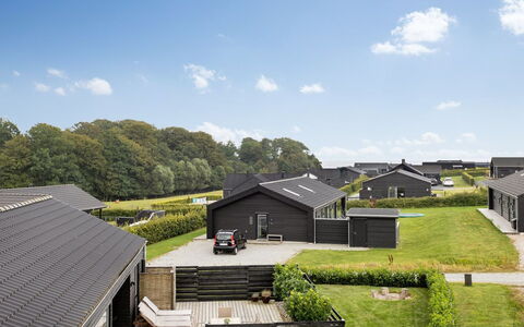 Sigrun - 300M from the Sea: Tag, Hus, Hjem, Sommerhus, Sidespor, Estate, Indkørsel, Garden Bygninger, Gård, Skur