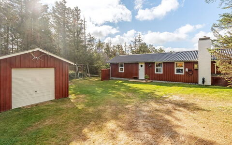Ingobert - 600M from the Sea: 
