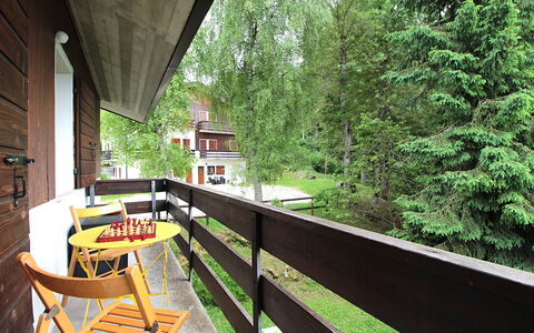 Chalet Giove: Træ, Sommerhus, Sidespor, Gård, Hårdttræ, Skygge, Veranda, Planke, Bejdse, Altan