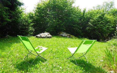 Chalet Giove: Grøn, Møbel, Græs, Udendørs Møbler, Foldestol, Stol, Bunddække, Have, Lawn