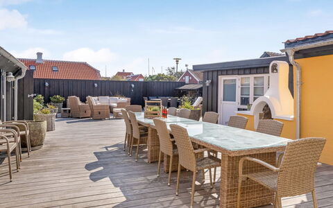 Albine - 150M from the Sea: Hus, Hjem, Tag, Sommerhus, Busk, Sidespor, Estate, Stuehus, Have, Landscaping