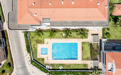Mediterrâneo: Hus, Hjem, Tag, Sommerhus, Busk, Sidespor, Estate, Stuehus, Have, Landscaping