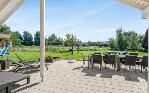 Jurgis - 900M from the Sea: Tag, Hus, Hjem, Sommerhus, Sidespor, Estate, Indkørsel, Garden Bygninger, Gård, Skur