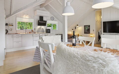 Helke - 30Km from the Sea: Sommerhus, Backyard, Gård, Garden Bygninger, Skur, Sidespor, Udendørs Møbler, Bjælkehytte, Udendørs Struktur, Hytte