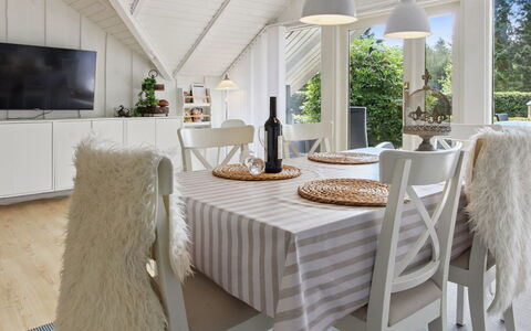 Helke - 30Km from the Sea: Sommerhus, Backyard, Gård, Garden Bygninger, Skur, Sidespor, Udendørs Møbler, Bjælkehytte, Udendørs Struktur, Hytte