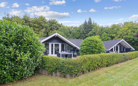 Helke - 30Km from the Sea: Sommerhus, Backyard, Gård, Garden Bygninger, Skur, Sidespor, Udendørs Møbler, Bjælkehytte, Udendørs Struktur, Hytte