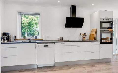 Wolter - 1.7Km from the Sea: Køkken, Gulvbelægning, Køkken Apparat, Countertop, Cabinetry, Indretning, Større Bandage, Etage, Træ, Husholdningsapparat