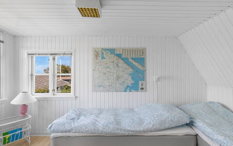 Gorica - 150M from the Sea: Træ, Soveværelse, Gulvbelægning, Etage, Loft, Sengetøj, Sengetøj, Trægulve, Seng, Sengetøj