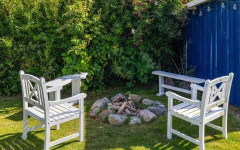 Gorica - 150M from the Sea: Møbel, Udendørs Møbler, Sommer, Busk, Have, Stol, Bunddække, Forår, Lawn, Udendørs Bench