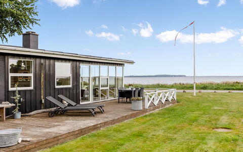 Teodosija - 20M from the Sea: Tag, Hus, Hjem, Sommerhus, Dør, Sidespor, Dæk, Veranda, Planke, Hårdttræ
