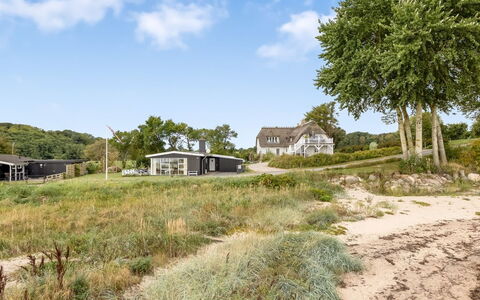 Teodosija - 20M from the Sea: Tag, Hus, Hjem, Sommerhus, Dør, Sidespor, Dæk, Veranda, Planke, Hårdttræ
