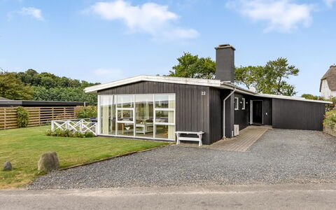 Teodosija - 20M from the Sea: Tag, Hus, Hjem, Sommerhus, Dør, Sidespor, Dæk, Veranda, Planke, Hårdttræ