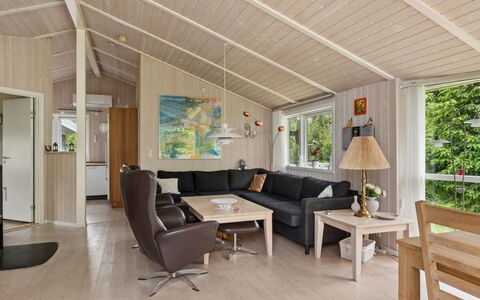 Rikhard - 175M to the Fjord: Træ, Hjem, Gulvbelægning, Loft, Etage, Indretning, Trægulve, Stue, Dør, Hårdttræ
