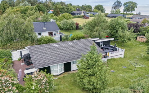 Rikhard - 175M to the Fjord: Boligområde, Hus, Tag, Hjem, Kvarter, Landskab, Forstad, Land Lot, Sommerhus, Menneskelig Bosættelse