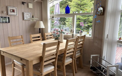 Rikhard - 175M to the Fjord: Blå, Svømmepøl, Møbel, Udendørs Møbler, Udvej, Stol, Skygge, Eco Hotel, Blomsterkrukke