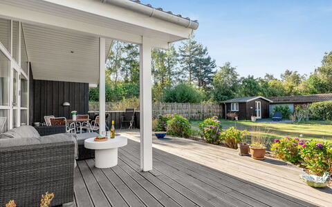 Arisa - 300M from the Sea: Tag, Hus, Hjem, Sommerhus, Dør, Sidespor, Dæk, Veranda, Planke, Hårdttræ