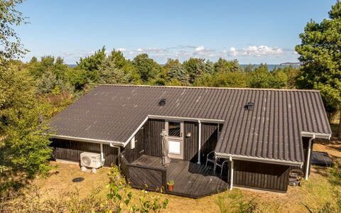 Marisol - 250M to the Fjord: Tag, Hus, Hjem, Sommerhus, Dør, Sidespor, Dæk, Veranda, Planke, Hårdttræ