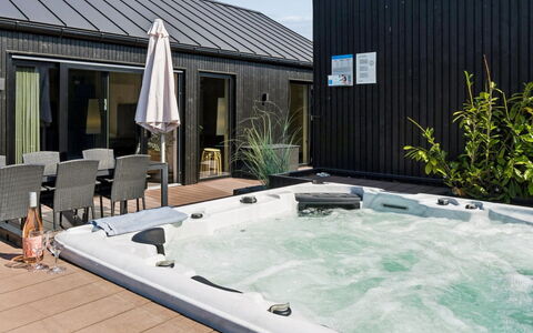 Artur - 800M from the Sea: Kompositmateriale, Udvej, Dæk, Udendørs Møbler, Svømmepøl, Eco Hotel, Gårdhave, Skygge, Gårdsplads, Hårdttræ
