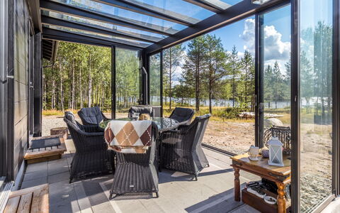 Villa Usva: Skygge, Dæk, Eco Hotel, Udendørs Struktur, Garden Bygninger, Dagslys, Pergola, Bjælke, Veranda, Aluminium