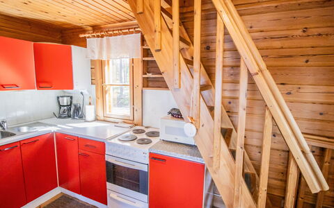 Kummeli: Udendørs Møbler, Busk, Hus, Udendørs Bord, Møbel, Hjem, Have, Lawn, Backyard, Estate