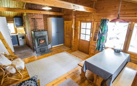 Riihiranta: Træ, Sommerhus, Loft, Hus, Etage, Hjem, Hårdttræ, Bjælkehytte, Gulvbelægning, Møbel