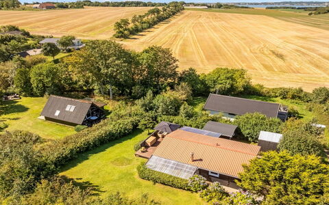 Berner - 500M to the Fjord: Sommerhus, Backyard, Gård, Garden Bygninger, Skur, Sidespor, Udendørs Møbler, Bjælkehytte, Udendørs Struktur, Hytte