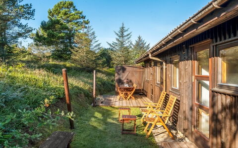 Anneka - 750M from the Sea: Træ, Sommerhus, Landdistrikt, Bjælkehytte, Bejdse, Hårdttræ, Garden Bygninger, Sidespor, Have, Gård