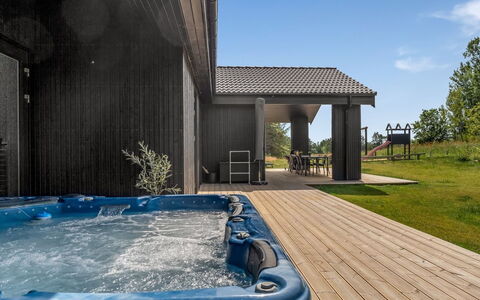 Berta - 2Km from the Sea: Svømmepøl, Kompositmateriale, Estate, Sommerhus, Dæk, Udvej, Hårdttræ, Gård, Garden Bygninger, Design