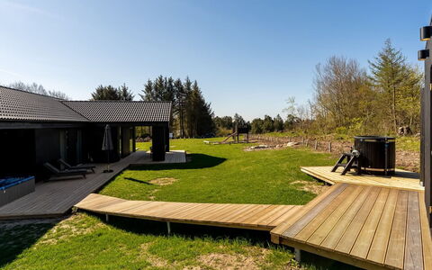 Berta - 2Km from the Sea: Have, Skygge, Landscaping, Dæk, Backyard, Gård, Lawn, Garden Bygninger, Hårdttræ, Design