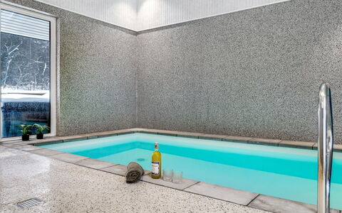 Berta - 2Km from the Sea: Svømmepøl, Gulvbelægning, Etage, Kompositmateriale, Flise, Udvej, Hotel