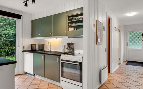 Ilsebet - 30Km from the Sea: Køkken, Køkken Apparat, Større Bandage, Countertop, Indretning, Træ, Gulvbelægning, Loft, Cabinetry, Husholdningsapparat